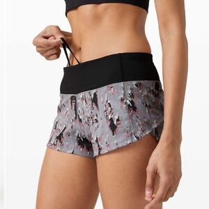 Lululemon 2.5” Speed Up Shorts